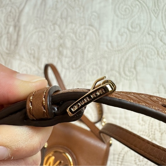 Michael Kors small 7x5 crossbody tan brown bag - Picture 6 of 9